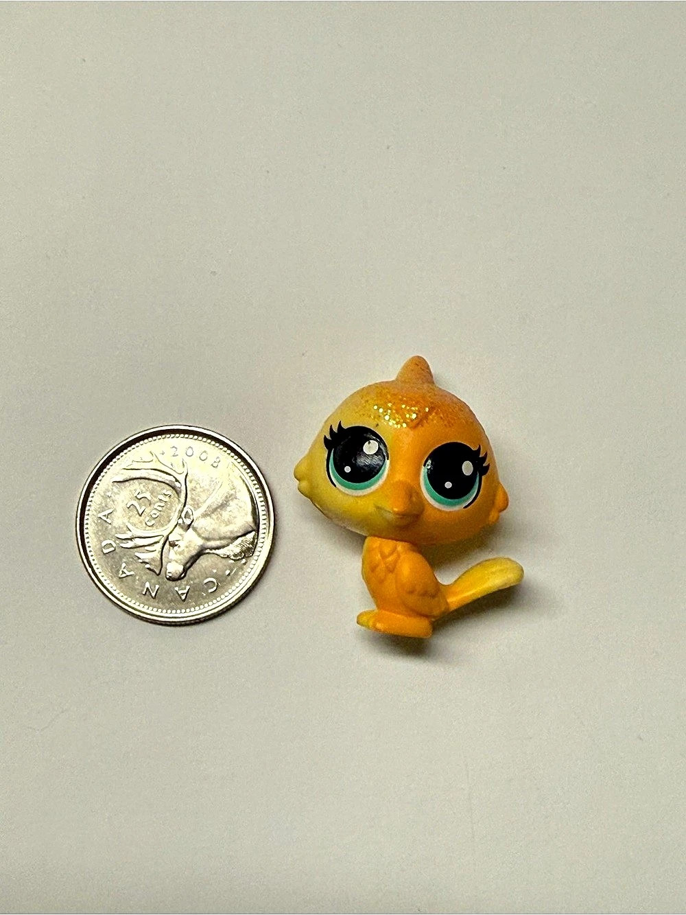 Hasbro Littlest Pet Shop Saffron flutterdust Yellow Figure